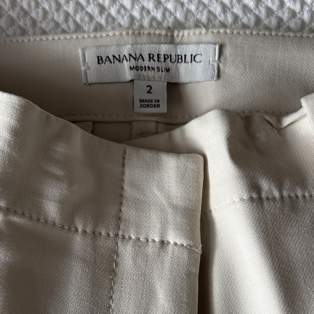 Banana Republic Modern Slim Ankle Pants in Ivory